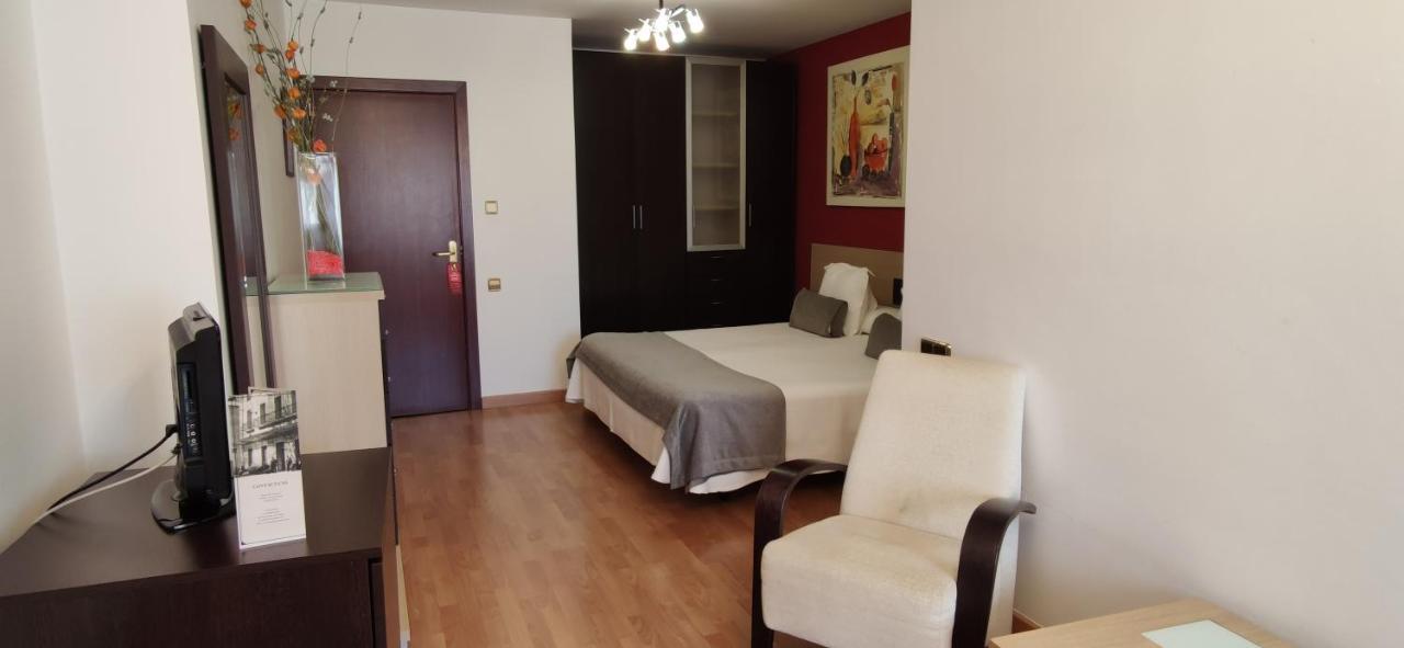 Hotel Segle XX Tremp Kültér fotó