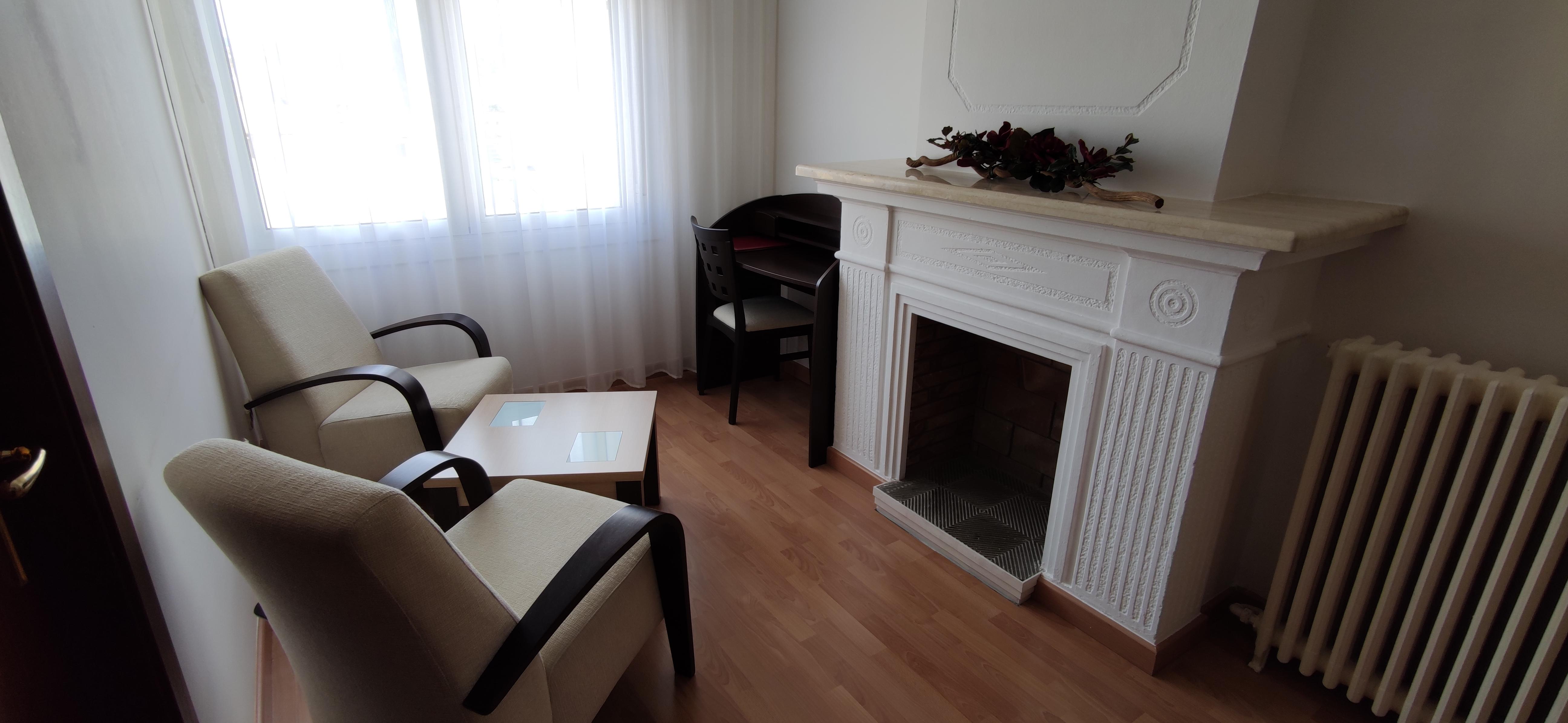 Hotel Segle XX Tremp Kültér fotó