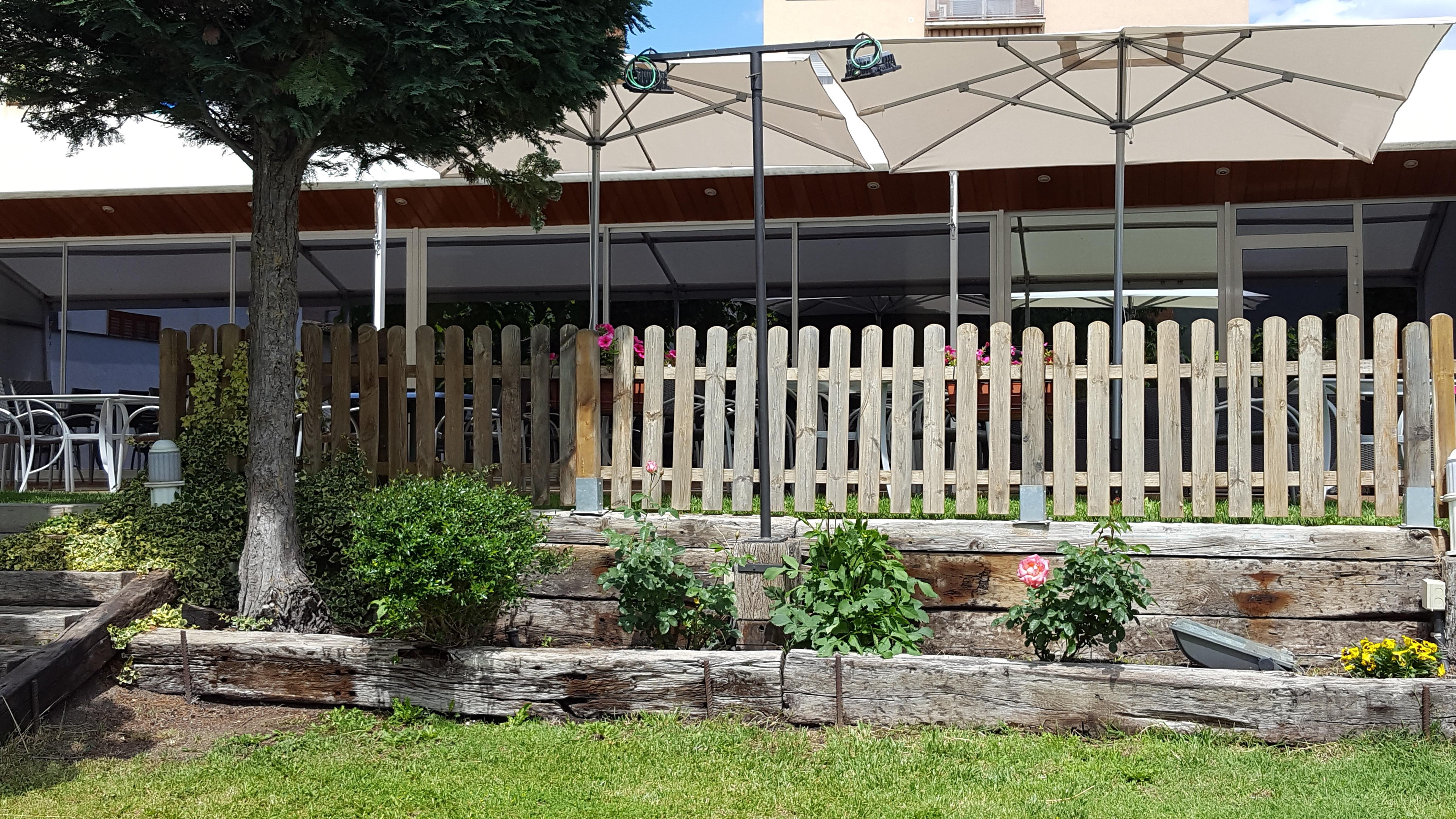 Hotel Segle XX Tremp Kültér fotó