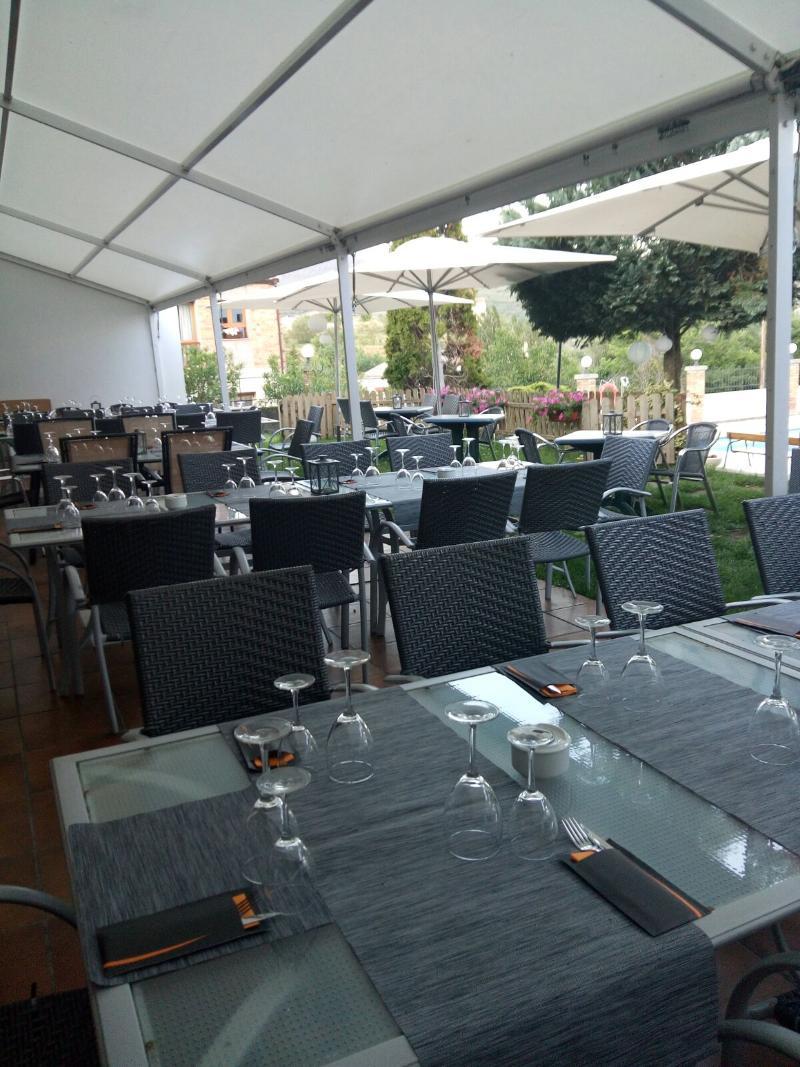 Hotel Segle XX Tremp Kültér fotó