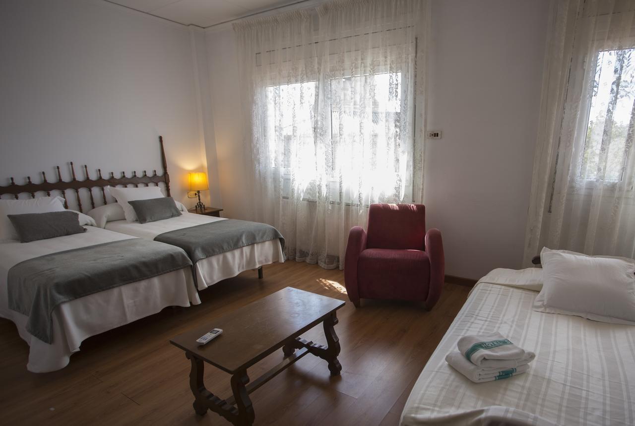 Hotel Segle XX Tremp Kültér fotó