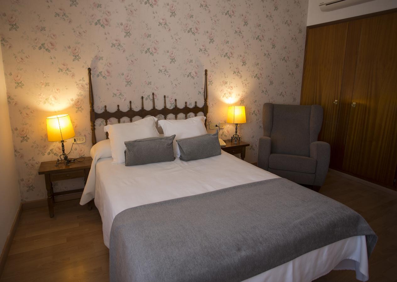 Hotel Segle XX Tremp Kültér fotó