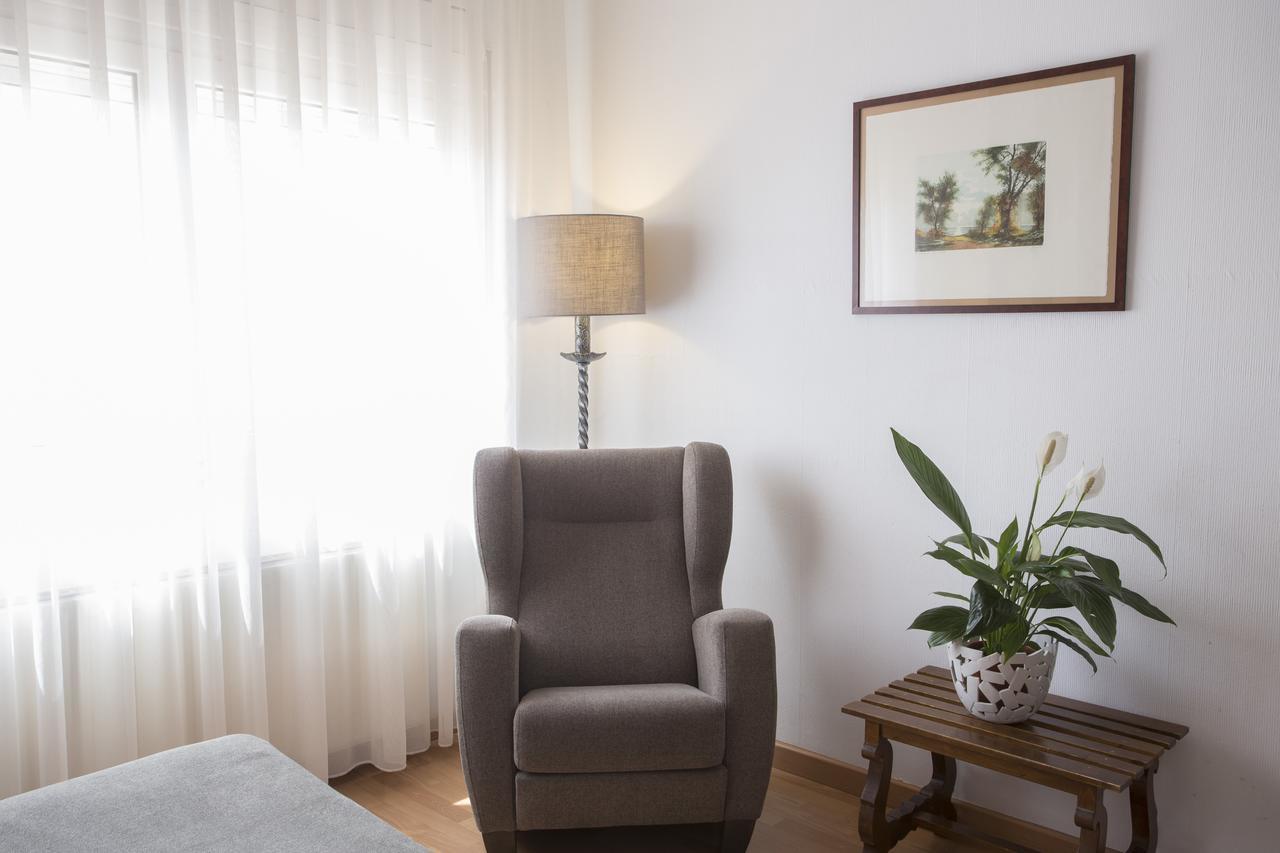Hotel Segle XX Tremp Kültér fotó
