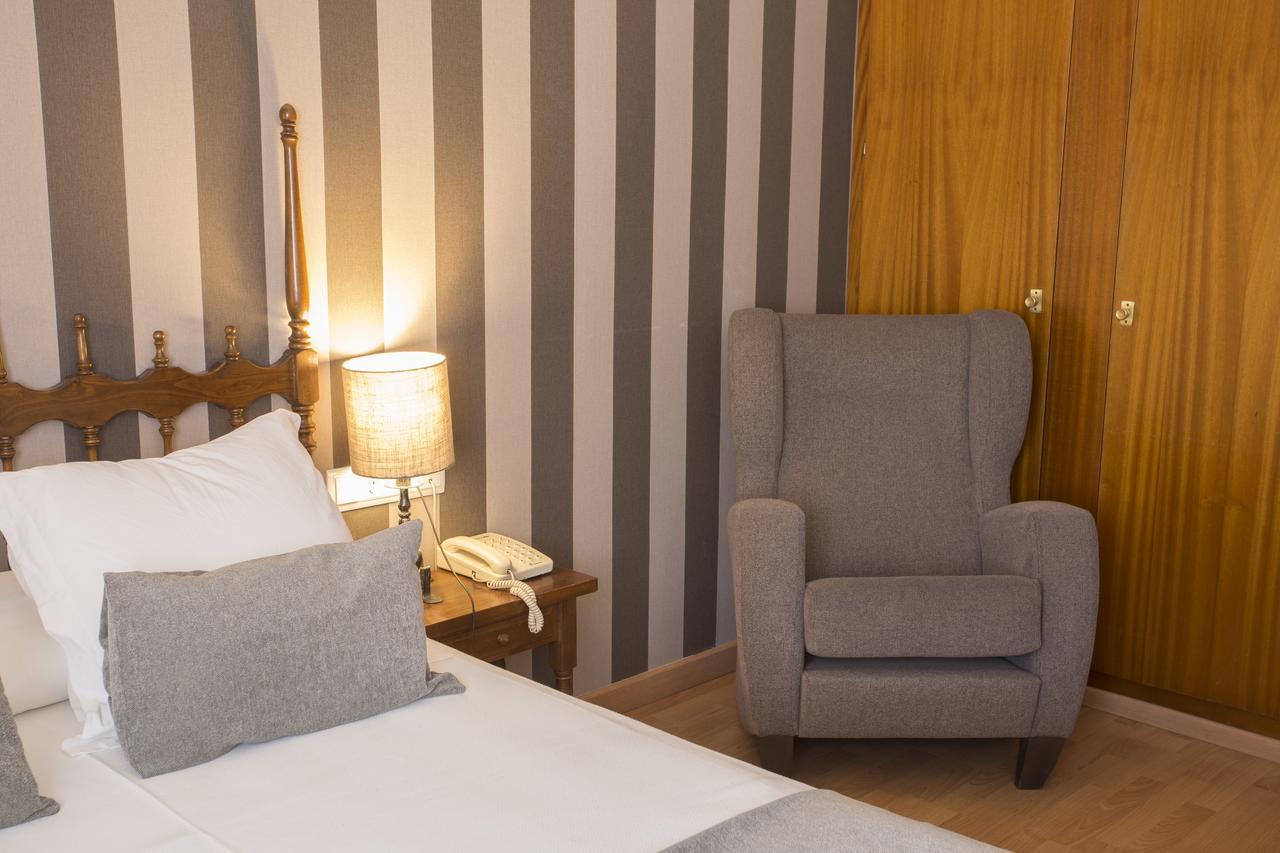 Hotel Segle XX Tremp Kültér fotó