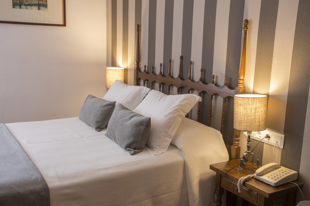 Hotel Segle XX Tremp Kültér fotó