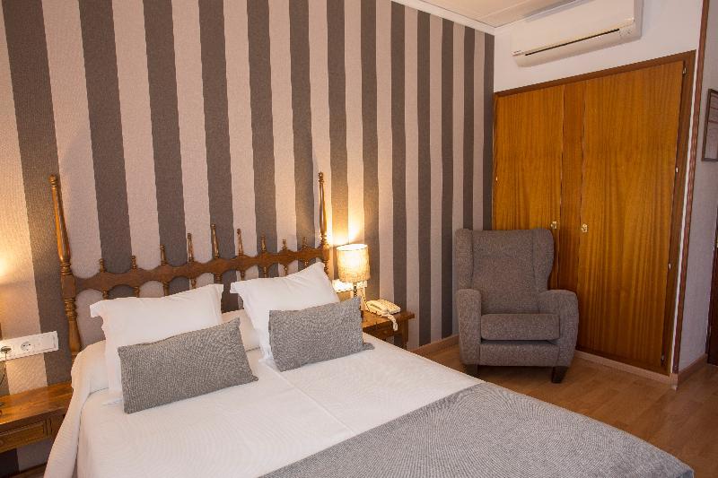 Hotel Segle XX Tremp Kültér fotó